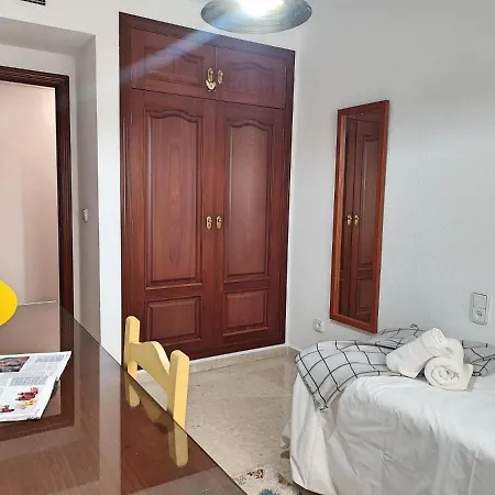 Centrico Jardines De Vallellano Apartment *