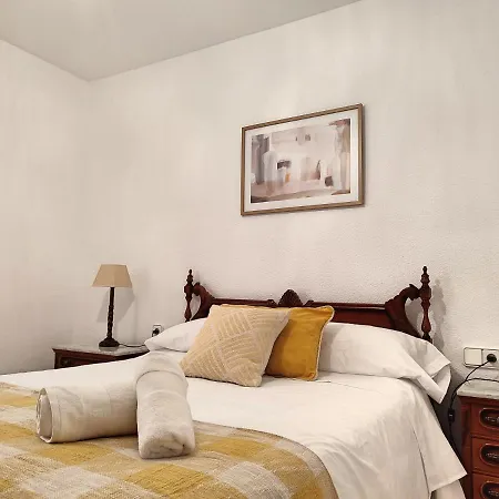 Centrico Jardines De Vallellano Apartment *